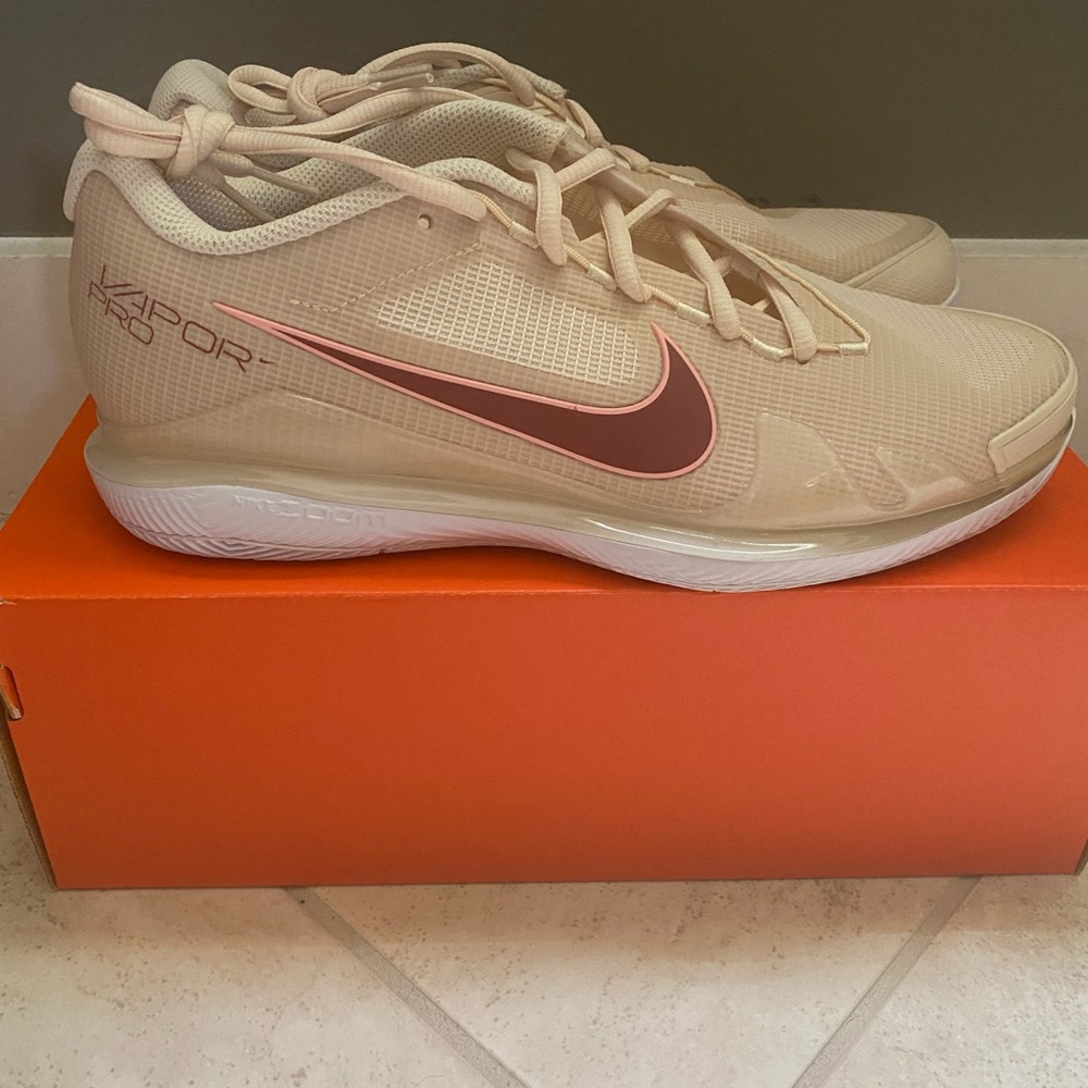 Nike Woman’s Air Zoom Vapor Pro Tennis Shoes
